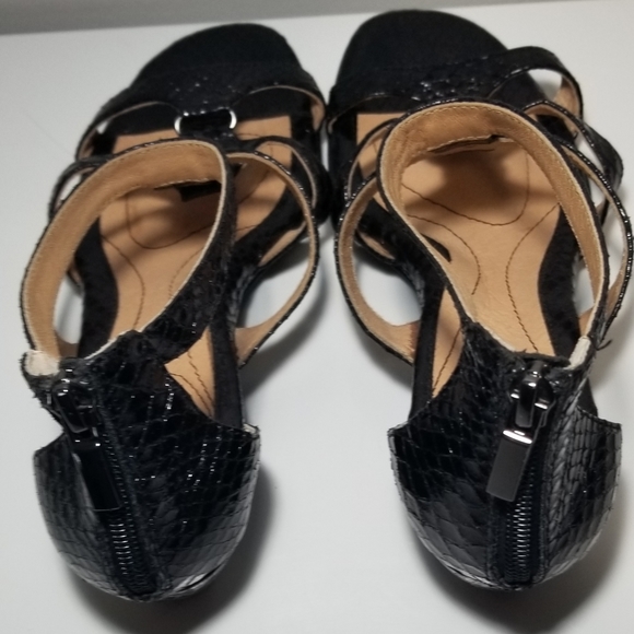 Strappy jeweled sandals - Picture 4 of 7